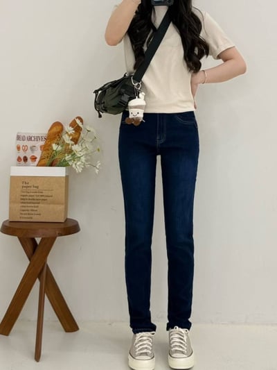 中腰前釦拉鍊彈力簡約百搭小直筒牛仔褲*1色 K740014