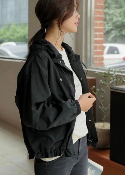 輕磅連帽下縮身釦式造型外套*7色 KB1109816