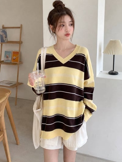 撞色V領條紋寬鬆針織上衣*3色 B119954