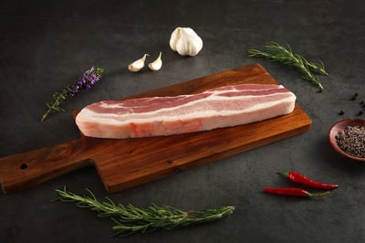 【香草豬】附皮五花肉 300g1