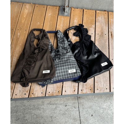 【TYNNE.】撞色荷葉邊三角托特包22