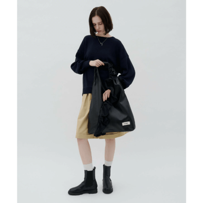 【TYNNE.】撞色荷葉邊三角托特包17