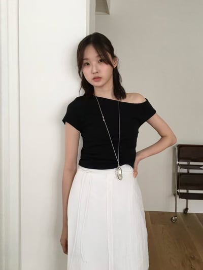 j10 斜肩設計質感上衣（3colors）8