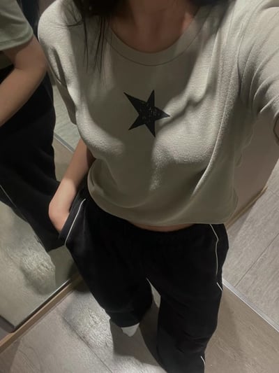 O22塗鴉星星短版上衣（Green/Charcoal/White）6