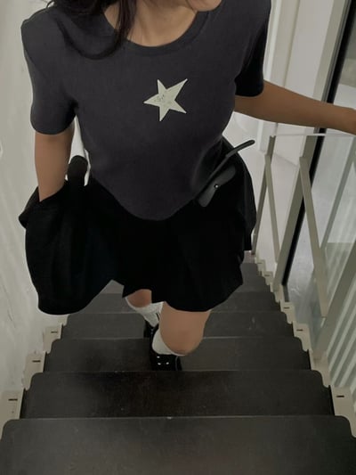 O22塗鴉星星短版上衣（Green/Charcoal/White）2