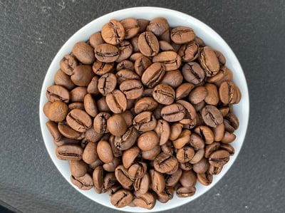 老巴傳奇咖啡｜巴西 Cerrado Mineiro產區 Rio Brilhante 明河莊園 Catuai 99特色品種 ☀日曬咖啡：巧克力葡萄球5