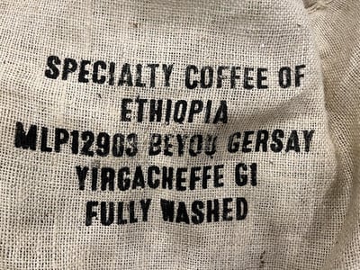 《鎮店之寶咖啡系列： 衣索比亞 Yirgacheffe 耶加雪菲 格賽/貝尤處理廠 遮陰乾燥 水洗批次Gr. 1—74110單一品種 冬莓紅露小調微批次》10