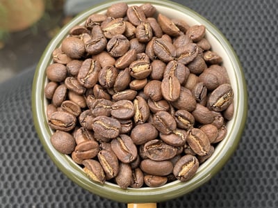 《自然無毒咖啡系列： 秘魯 卡哈馬卡產區 巴羅･尼可洛小鎮 聯合農場 自然農法水洗咖啡 夜百合特色批次》11