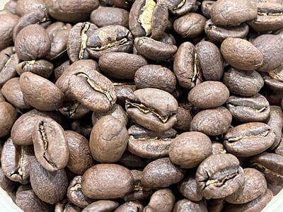 《安地斯花蝶系列：哥倫比 Tolima 托利馬 El Diamante 鑽石莊園 玫瑰波旁 水洗特色咖啡—胭脂芙蓉 微量批次 原產地真空包裝》8