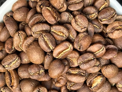 《一代宗師/真功夫咖啡系列：肯亞 Nyeri 涅里 魯吉農民合作社 Giathugu Factory 賈圖古處理廠 88高分首選 AA TOP 水洗咖啡微型批次》8