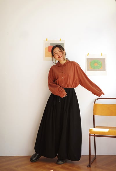 𓏭木耳抽鬚花邊拼接純色襯衫10