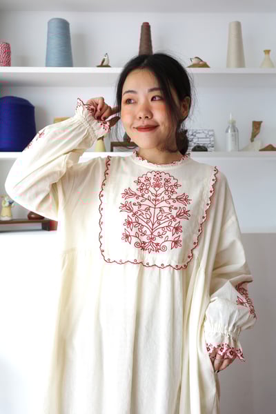 𓏭優雅花邊刺繡洋裝8