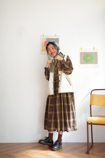 𓏭腰際抓摺格紋開襟洋裝20