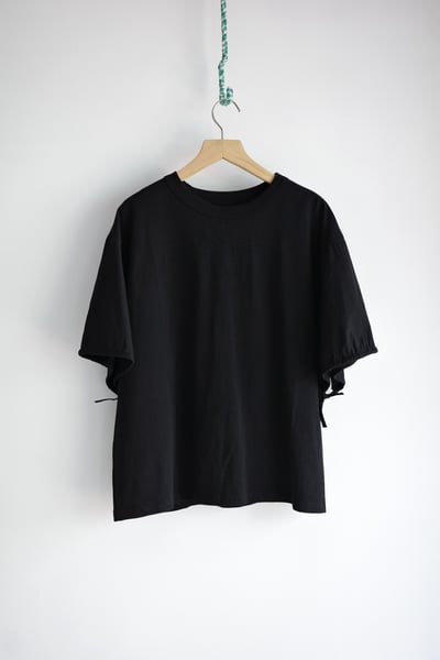 𓏭拼接袖口繫帶小鵝刺繡2way上衣20