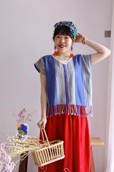 𓏭手織布側拼接Ｖ領流蘇上衣10