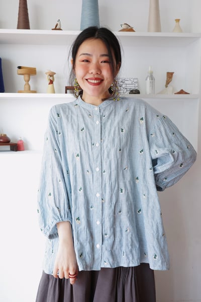 𓏭小花柄刺繡直紋泡泡格襯衫6