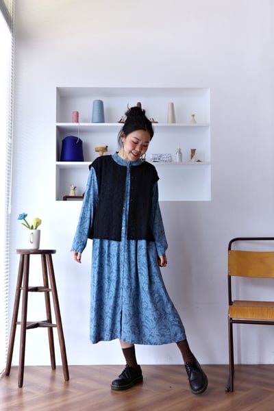 𓏭腰際打褶花草印花洋裝8