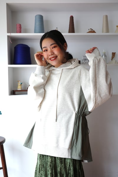 𓏭兩側拼接可調腰身連帽上衣5