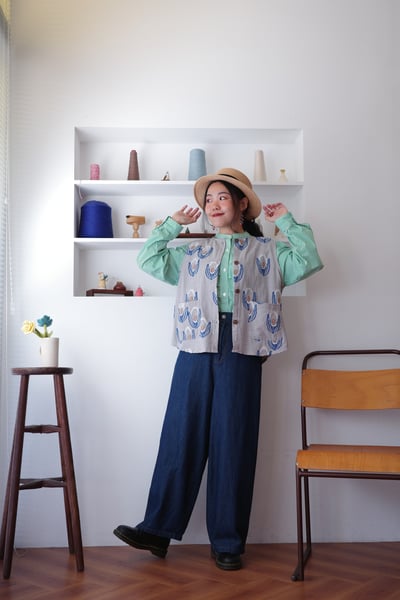 𓏭立體毛邊緹花開襟背心5