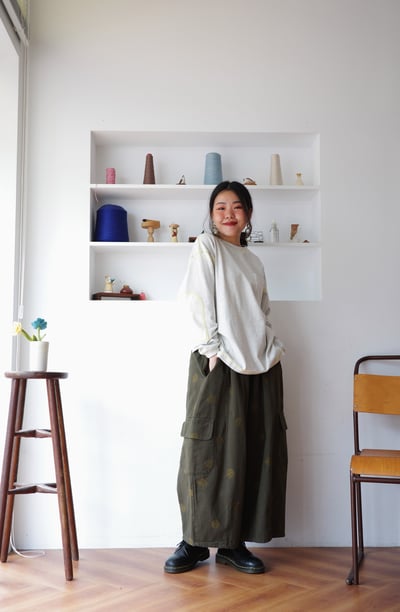 𓏭小樹刺繡大口袋工作繭形褲9