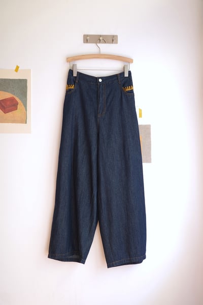 𓏭小貓刺繡直筒丹寧褲 1