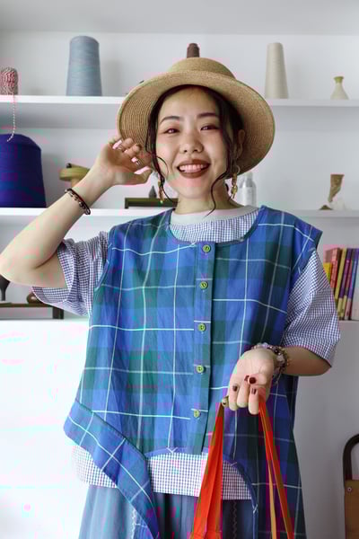 不對稱墜下擺格紋背心15