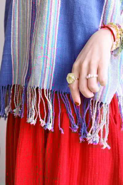 𓏭手織布側拼接Ｖ領流蘇上衣17