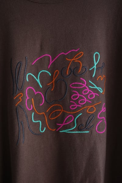 𓏭慵懶線條水果刺繡TEE19