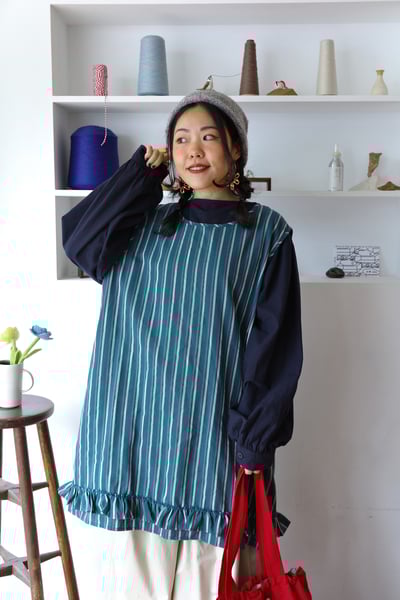 𓏭木耳邊拼接下擺鬆身直紋長背心14