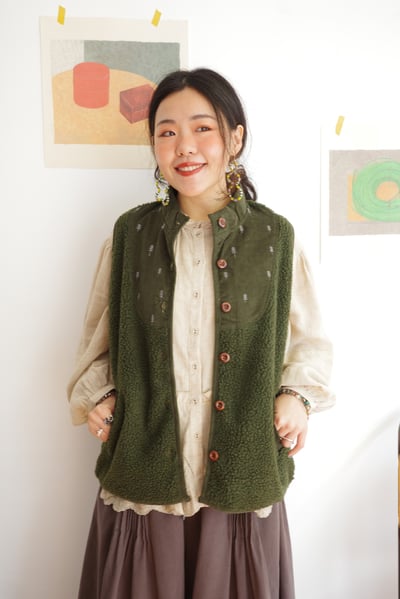 𓏭蕾絲花邊刺繡壓摺上衣17