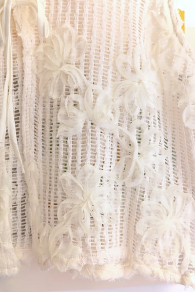 𓏭纏繞花朵洞洞繫帶背心22