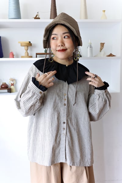 𓏭可拆式領片直紋拼接開襟上衣4