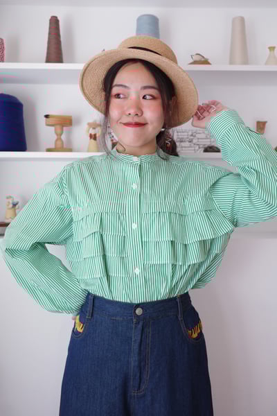 𓏭層次荷葉拼接無領襯衫9