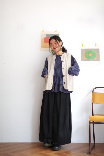 𓏭棒球領混織點圓弧下擺背心10