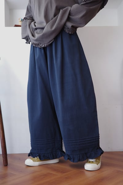 𓏭褲管壓褶木耳花邊繭型褲14