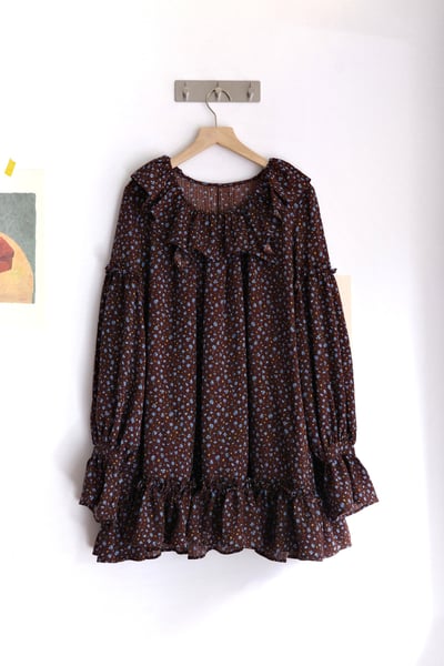 𓏭份量感荷葉層次上衣/小洋裝23