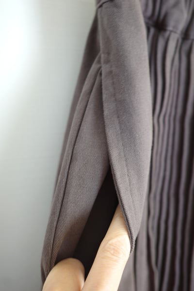 𓏭細摺落地褲管可調大寬褲25