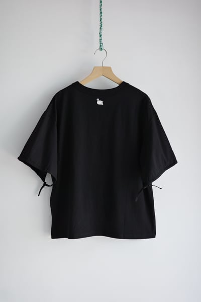 𓏭拼接袖口繫帶小鵝刺繡2way上衣24