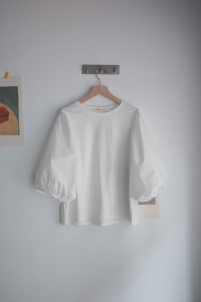 異材質拼接份量感澎袖上衣12