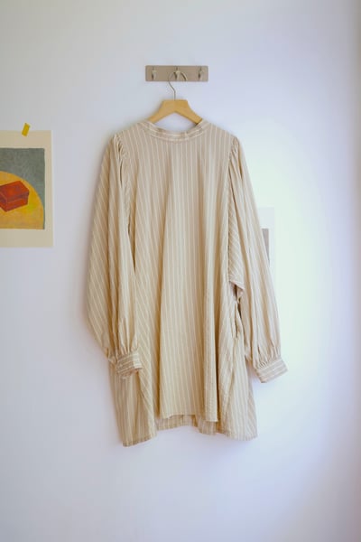 𓏭份量感優雅抓摺袖直紋緹花上衣21