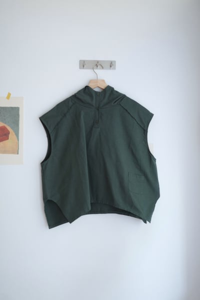 𓏭小布標開衩下擺鬆身連帽背心15