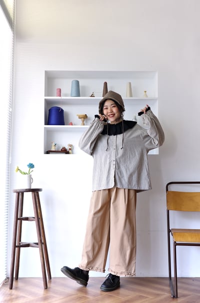 𓏭可拆式領片直紋拼接開襟上衣2