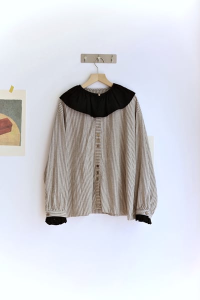 𓏭可拆式領片直紋拼接開襟上衣19