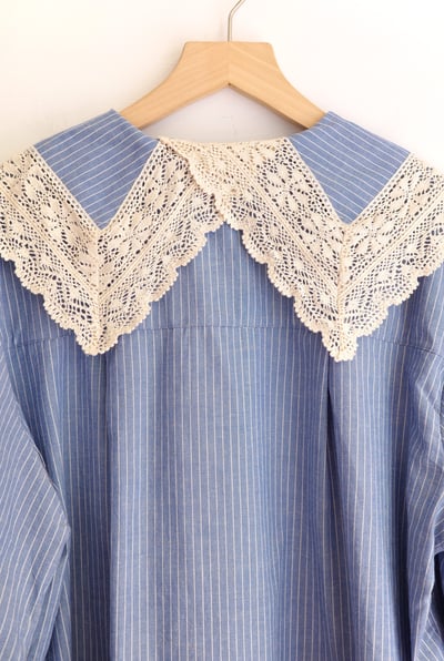 𓏭份量感領片蕾絲拼接襯衫24