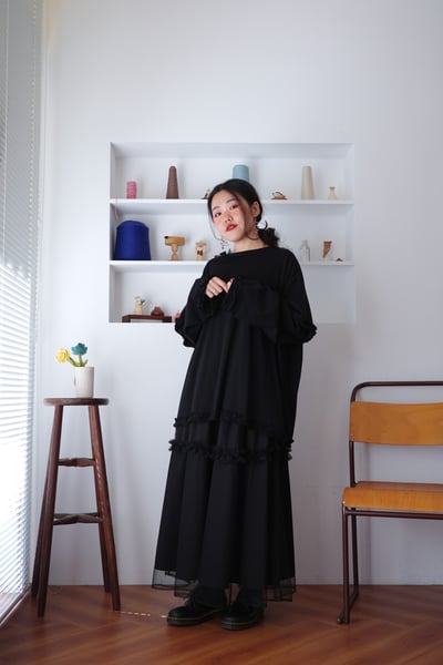 𓏭木耳花邊點綴接袖上衣8