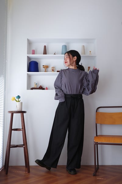 𓏭超修身細絨拼接抽鬚高腰丹寧褲9