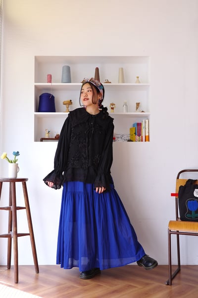 𓏭纏繞花朵洞洞繫帶背心4