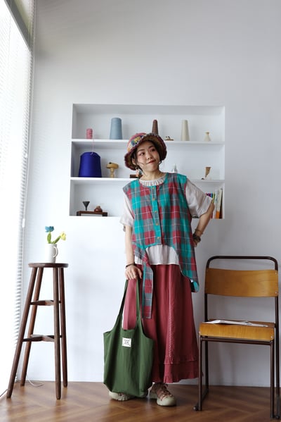 不對稱墜下擺格紋背心9