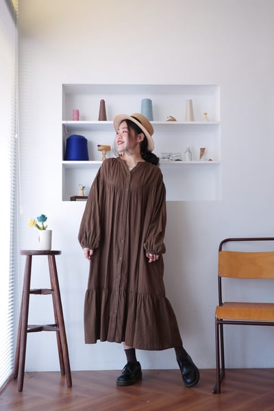 𓏭精緻緹花布料車線魚尾開襟洋裝14