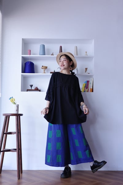 木耳邊點綴前後兩穿純色上衣14